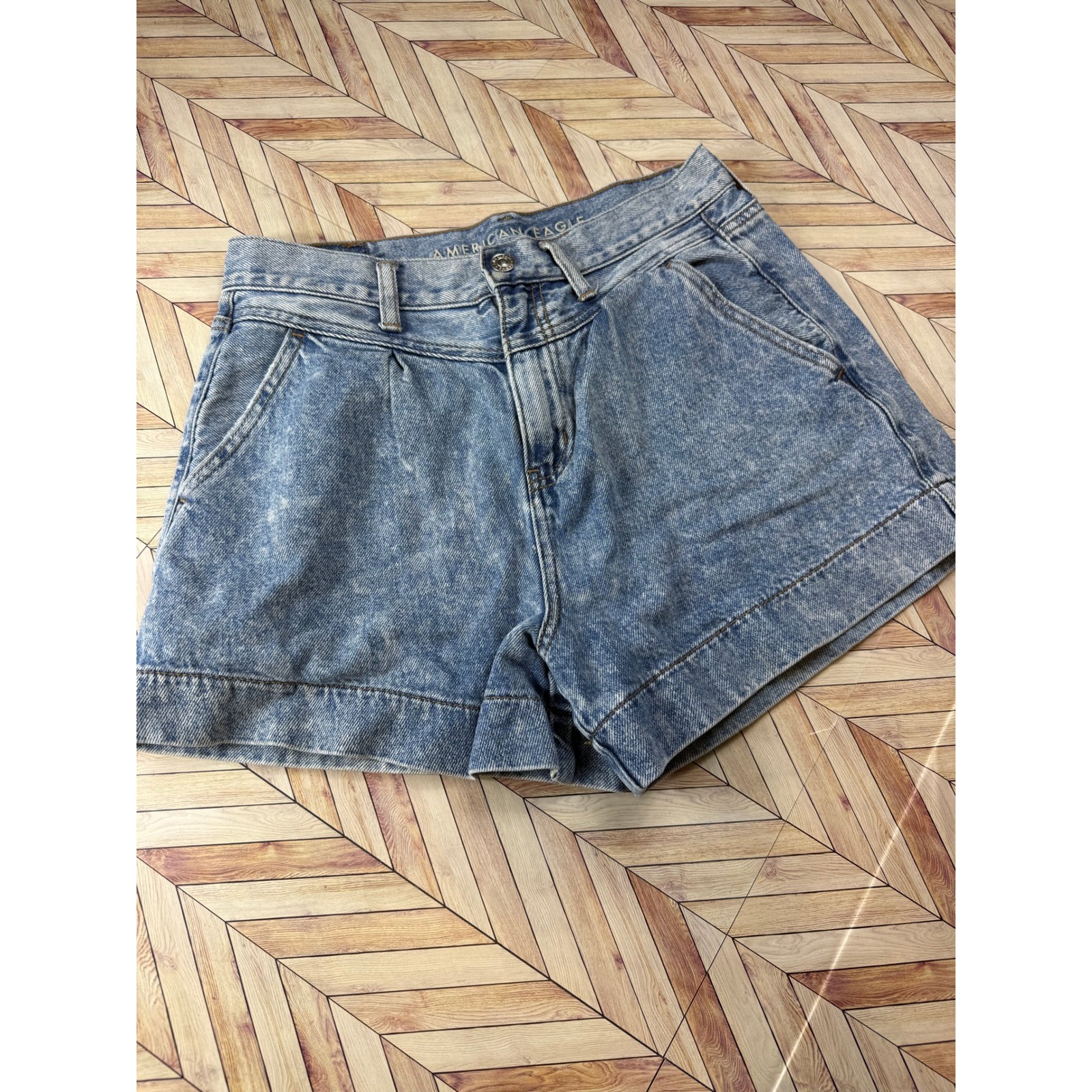 American Eagle Outfitters Mom Shorts Acid Wash Denim 4 Distressed Streetwear S